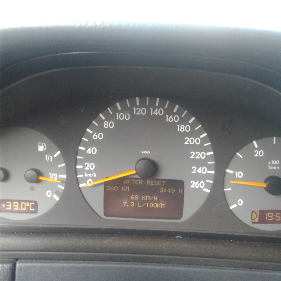 Витрата та рівень масла w210 3.2 CDI 1
