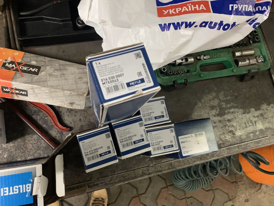 Що зі стуком ... або ремонт ходової 2