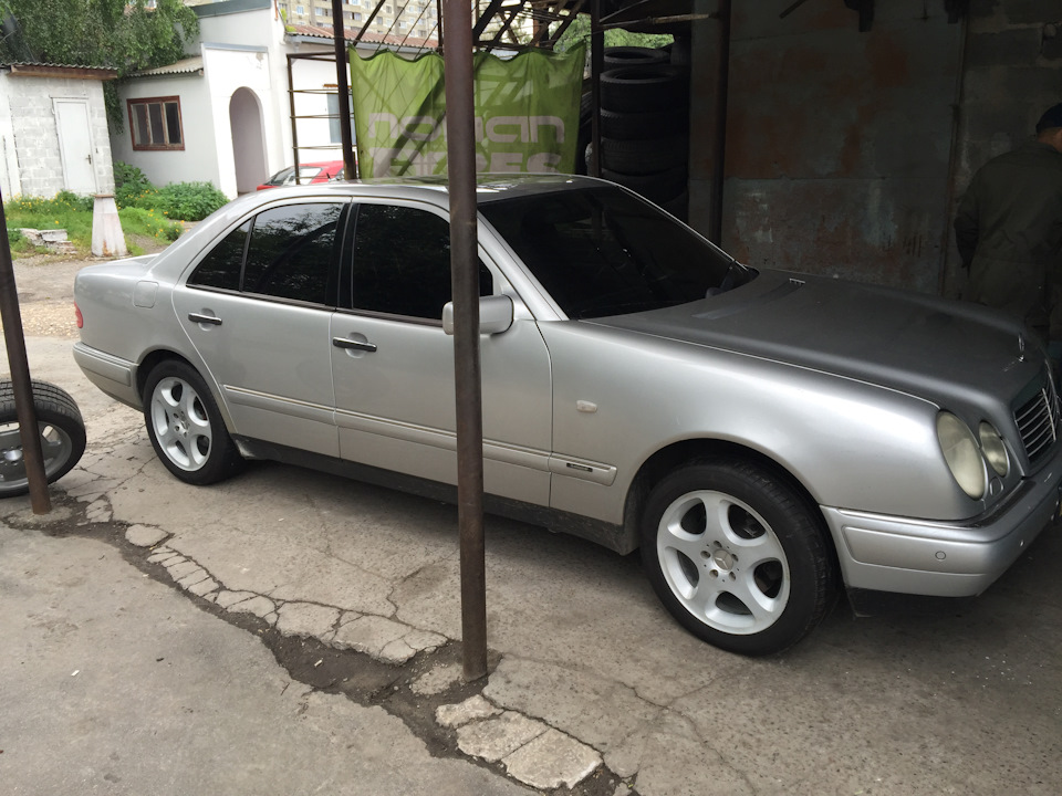 І знову диски на W210-й :) 5