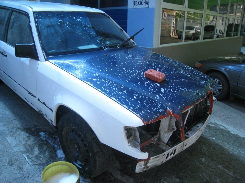 вирішив помити всі Мерседеси, і цю малу не залишив поза увагою)) 1