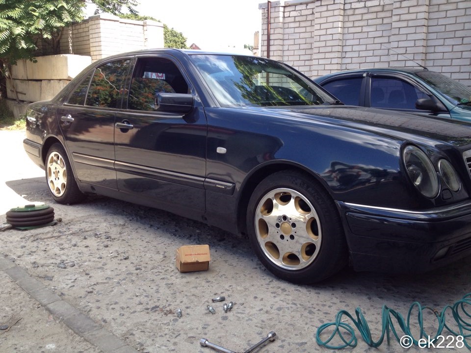 Polishing stock rims instalation. #EliteCustoms #ShineSteel 4