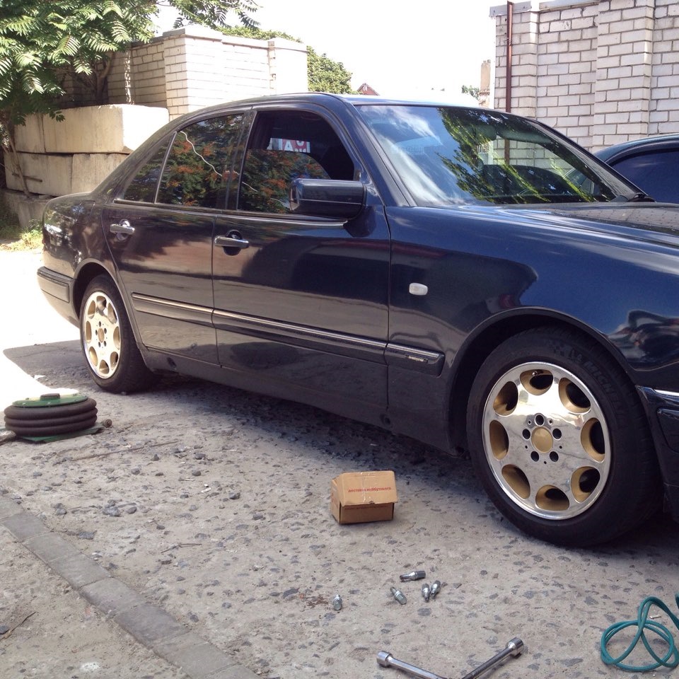 Polishing stock rims instalation. #EliteCustoms #ShineSteel 3