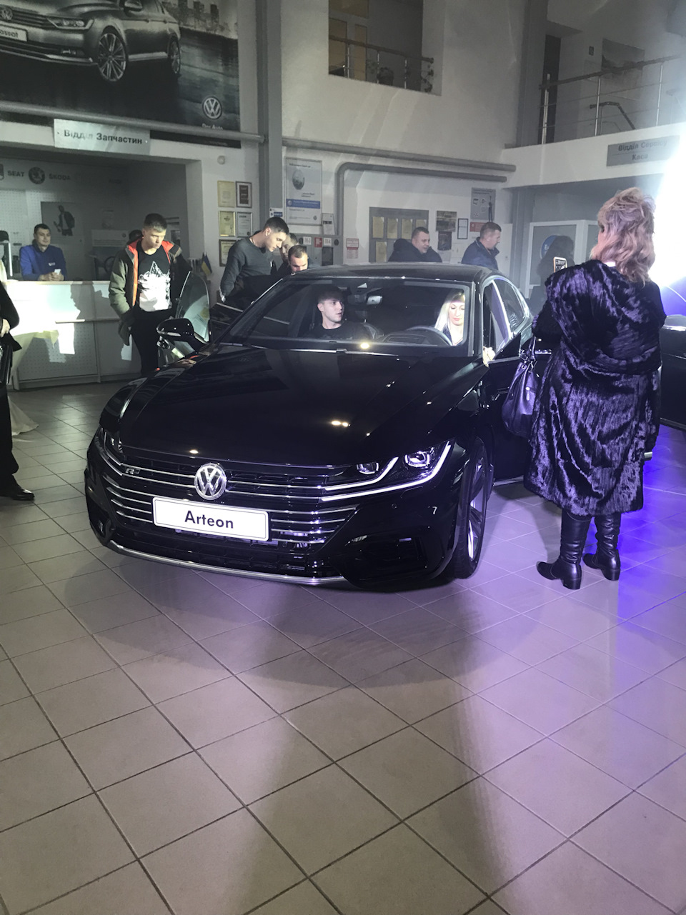 Volkswagen Areton 1