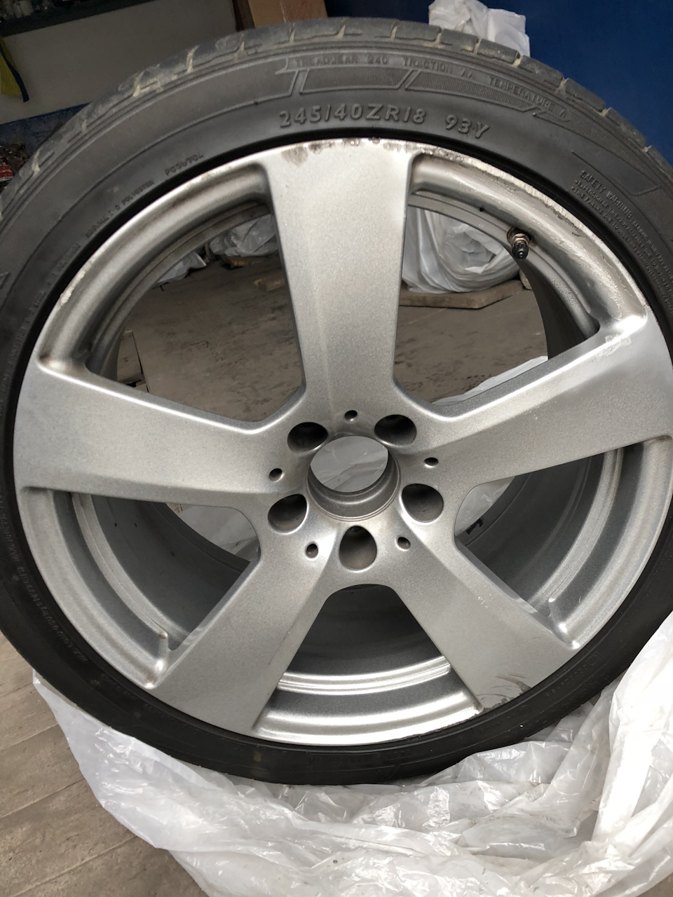 Продам диски с резиной Mercedes r18 212 A 212 401 13 02 8.5j*18H2 ET48 4