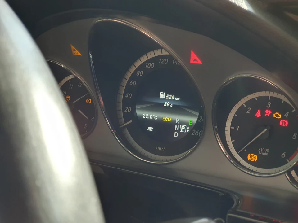 Залишок палива в літрах (дизель/бенз) w212