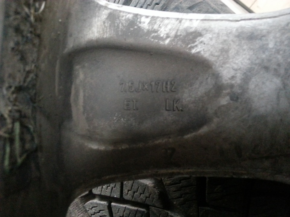 Продам гуму 4