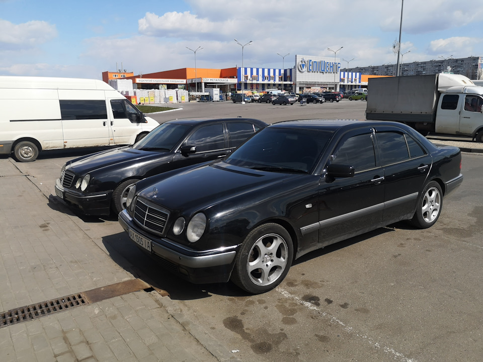 Відмінності в w210 дорест чи рест 3
