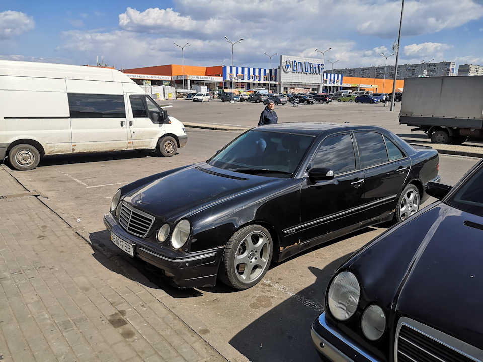 Відмінності в w210 дорест чи рест 4