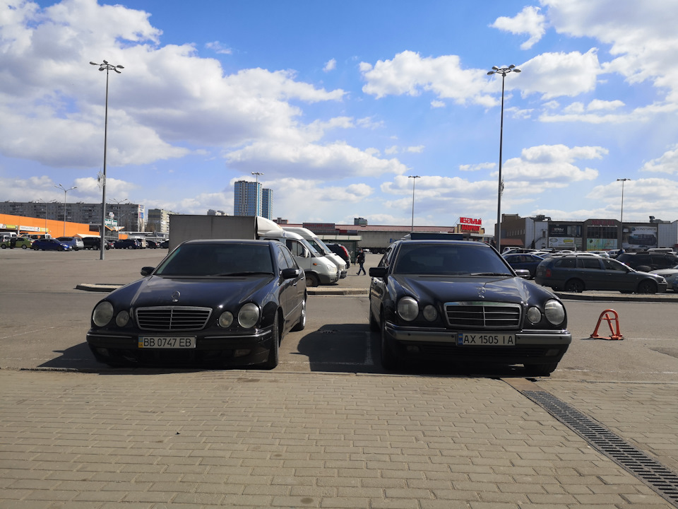 Відмінності в w210 дорест чи рест 5
