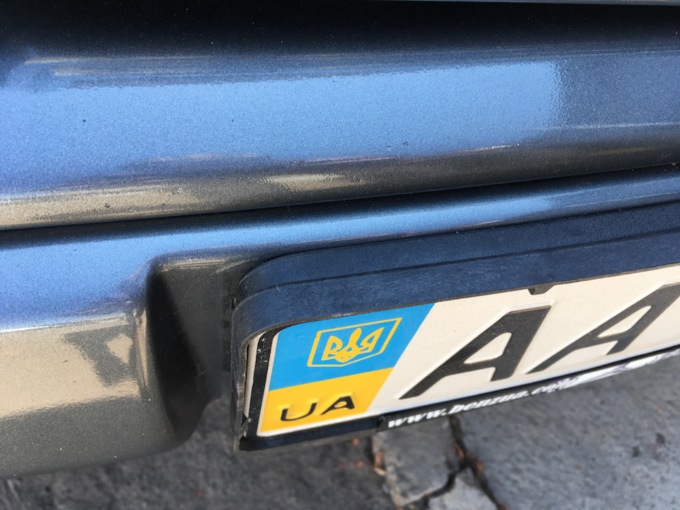 Подіум оригінальний під передній номер 3