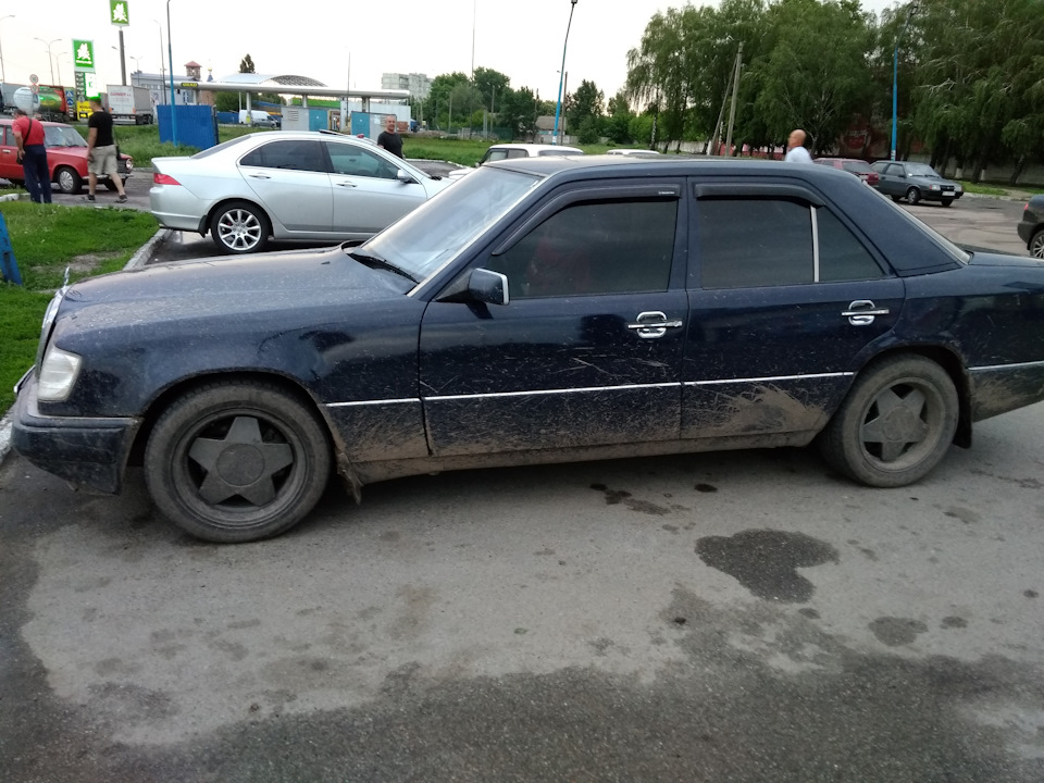 9 травня, Мерседес, бруд і обновка. 2