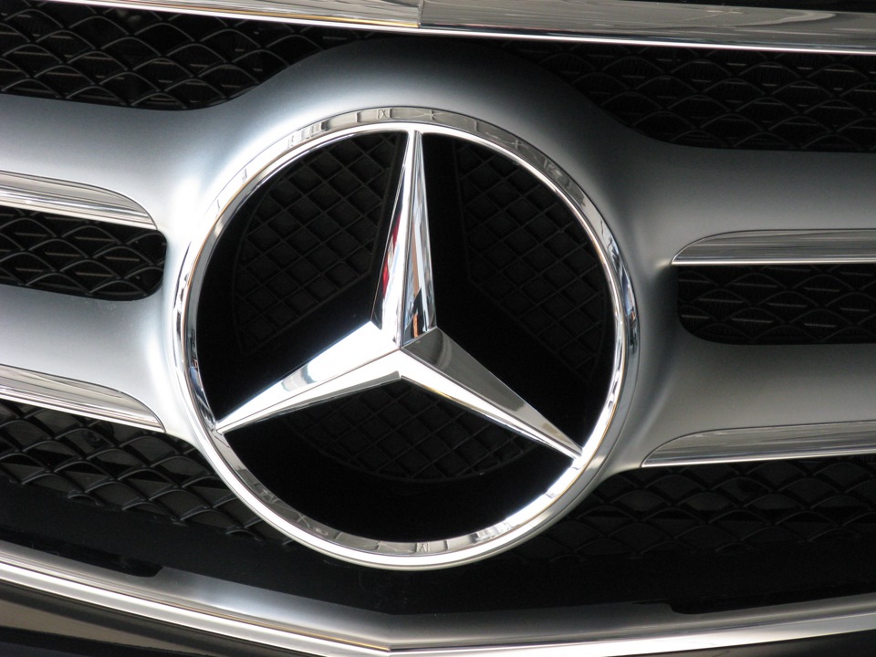 Перевзуття та знайомство з новими Mercedes E та CLA 3
