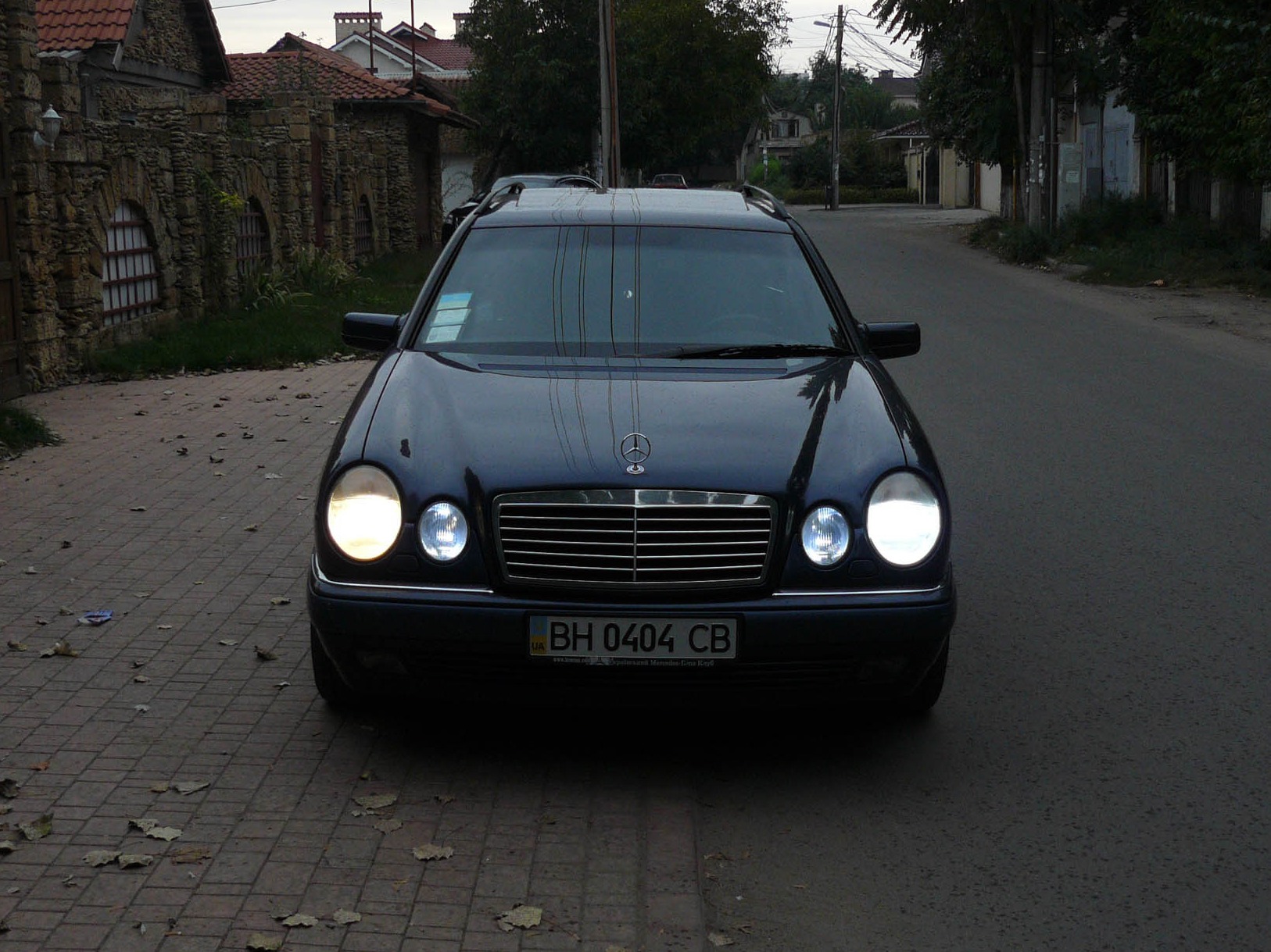 Hella D2R 4300K ​​ China D2R 5000K 4