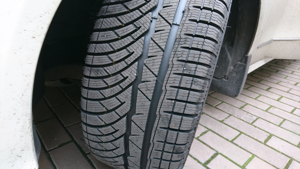 Michelin Pilot Aplin PA4 2