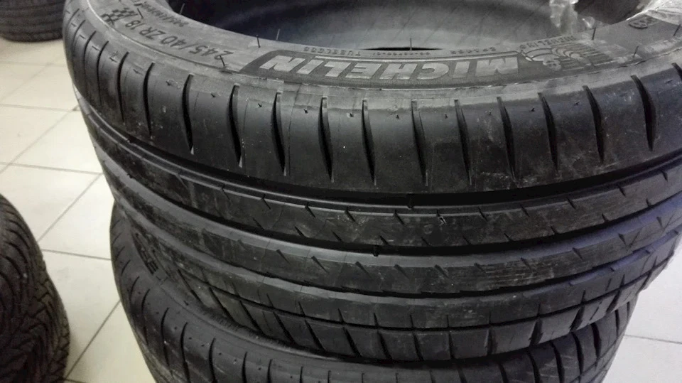 Michelin Pilot Sport 4