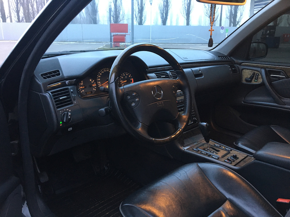 Руль з деревом на W210 Avantgarde 1