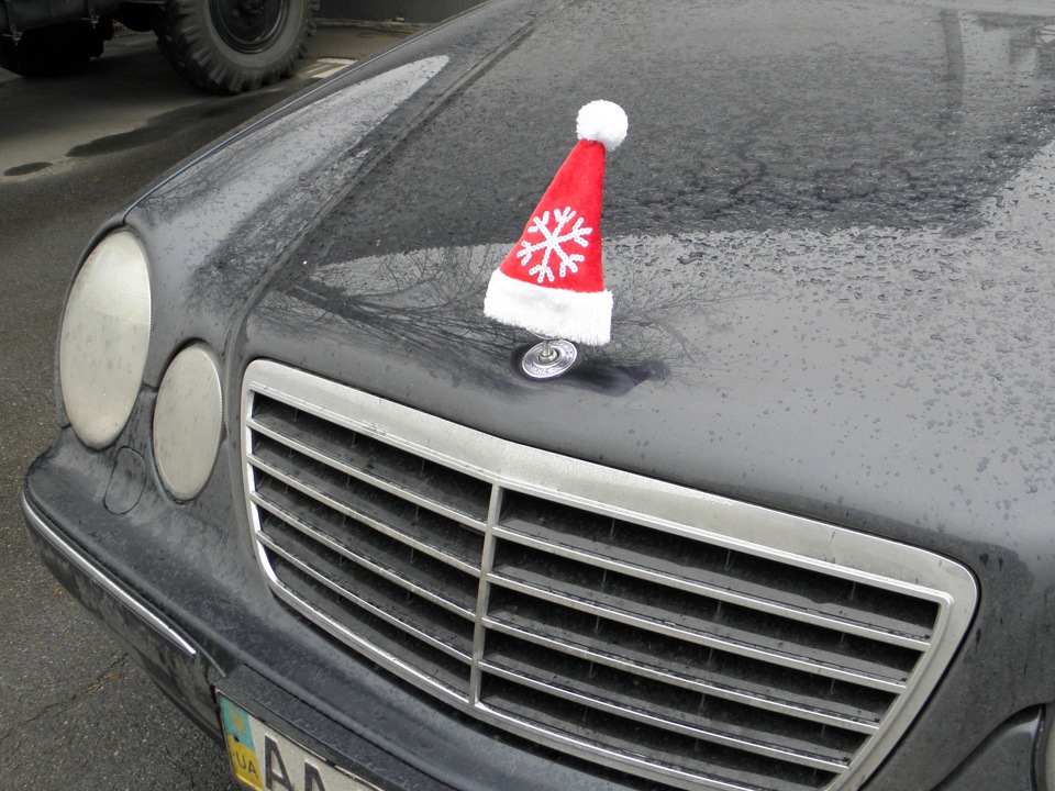 Штерн, Шапка Діда, Повітряна кулька та Очкарик. Happy New Year 2012! 3