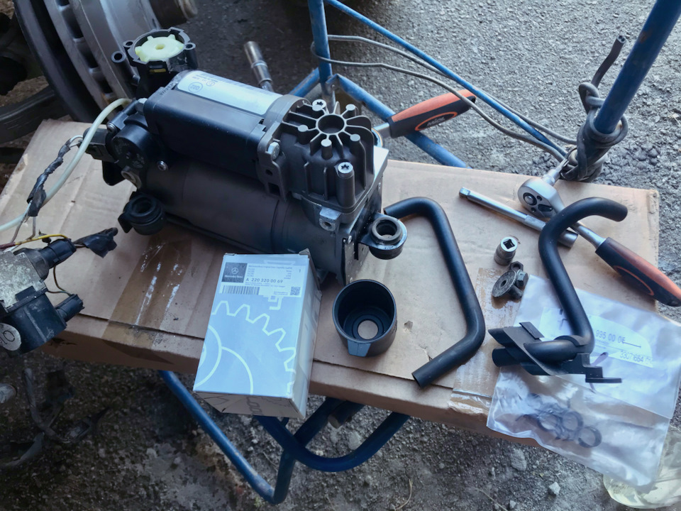 WIP #9 Заміна компресора AIRmatic та заміна лівої рами 3