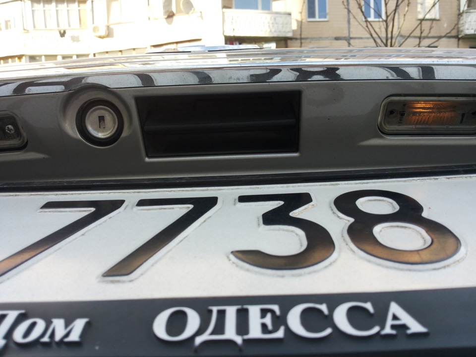10. Заміна освітлення номерного знака 2