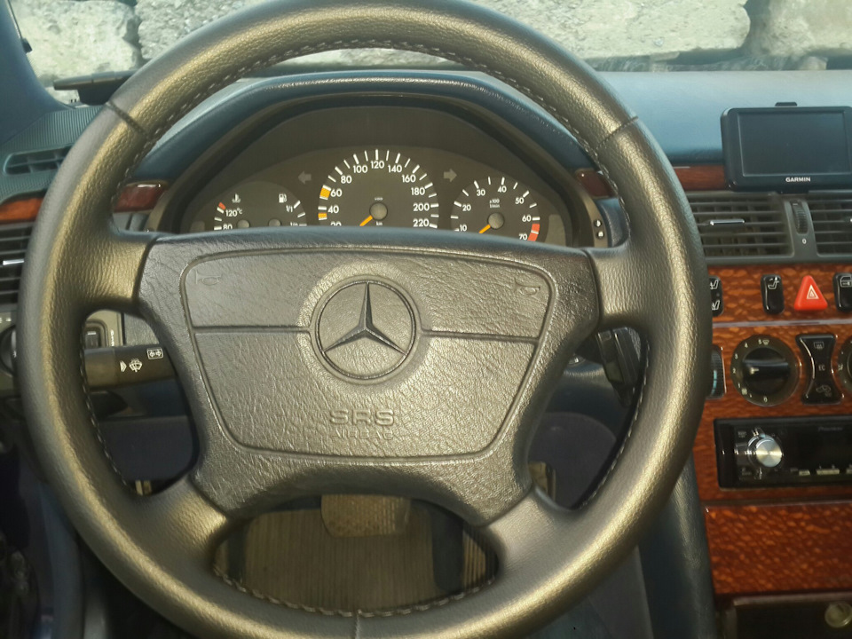 Обшивка / перетяжка / керма Mercedes W210 2