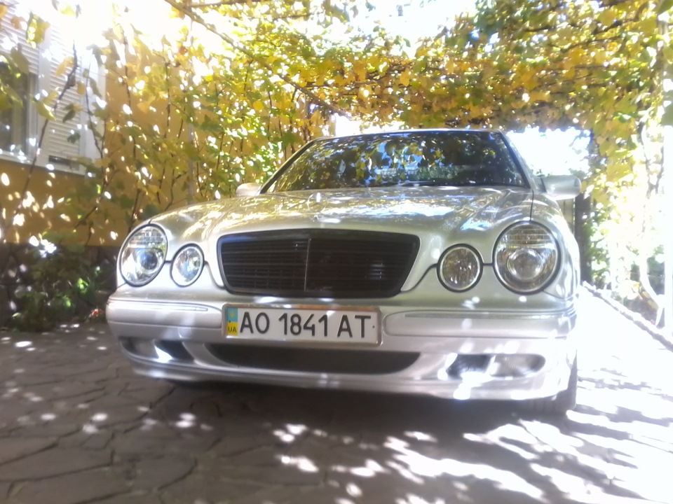 w210 -Silver з чорною Решіткою радіатора. 2