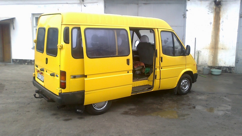 << Еще один член семьи Ford Transit Желток㋡ >> 1