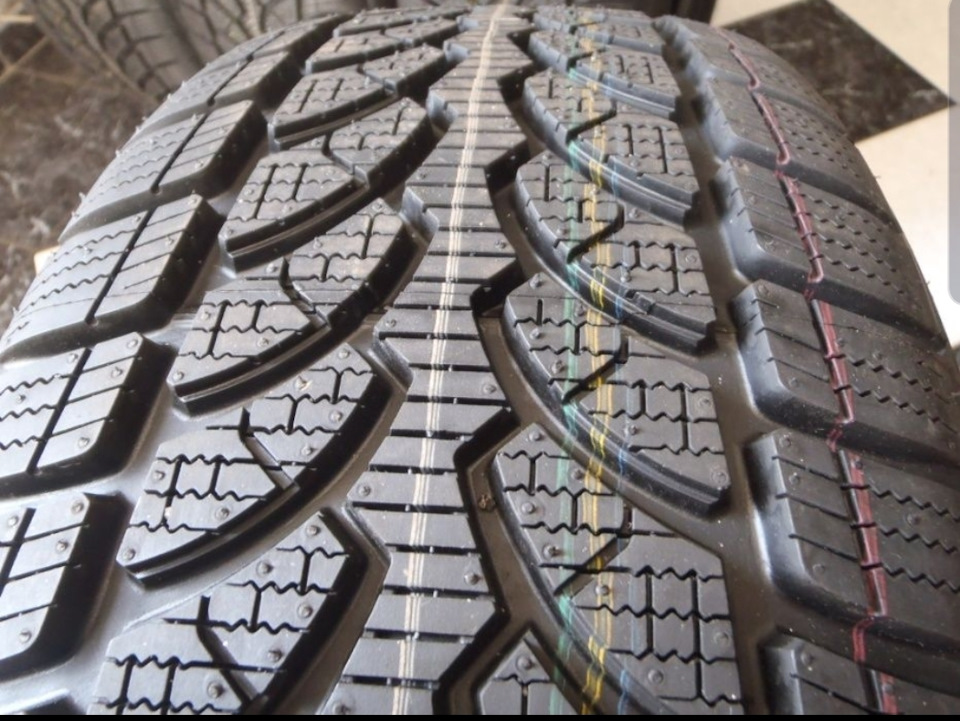 Нова гума Bridgestone Blizzak LM-32 Ran on Flat 1
