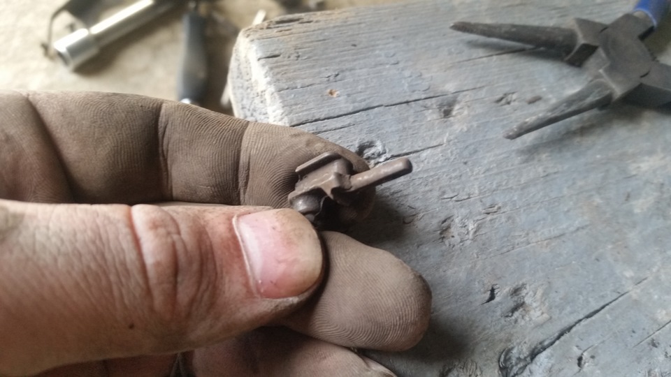 BRAKE LINING WEAR (знос гальмівних колодок) 5