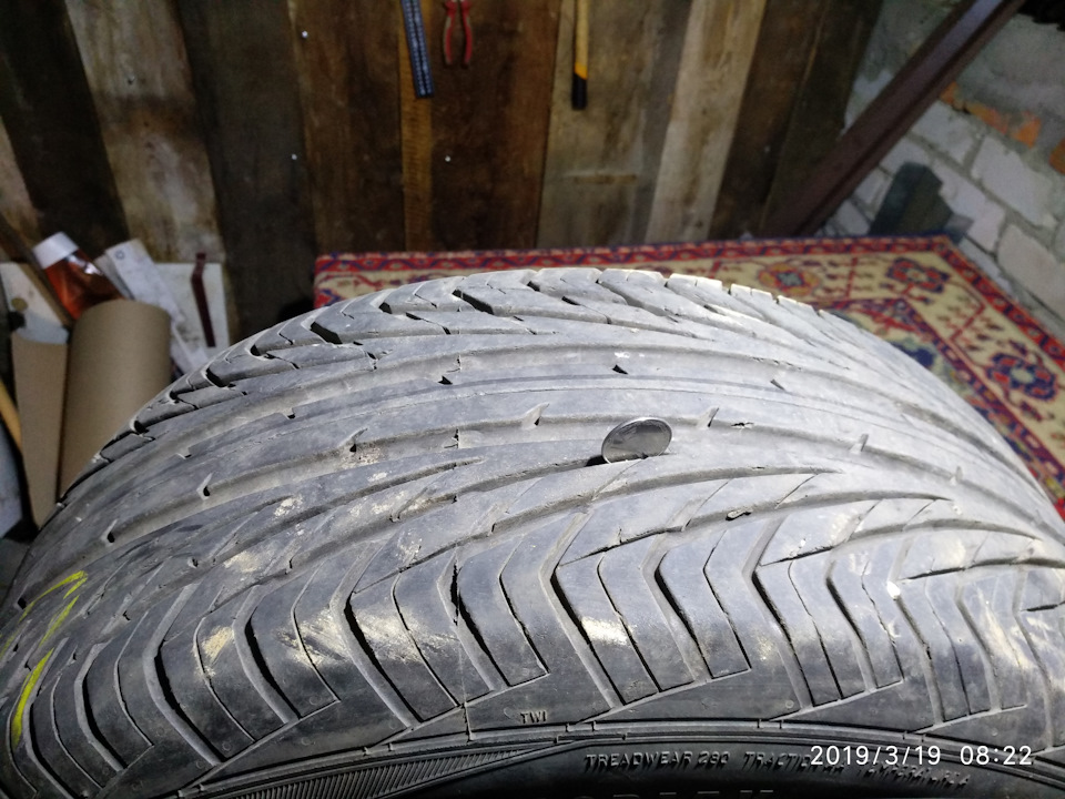 Продам гуму 225.60.15 uniroyal 2
