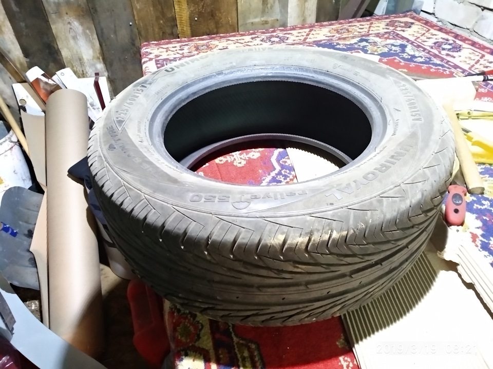 Продам гуму 225.60.15 uniroyal 3