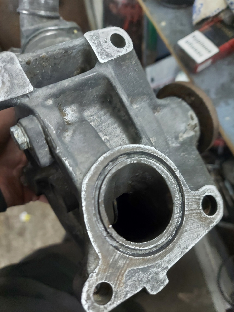 Насос охолоджувальної рідини М104 4