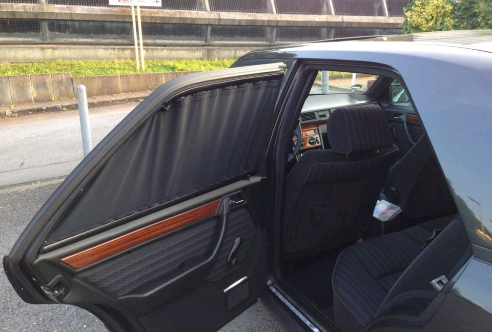Бюджетний варіант шторок задніх дверей W124 1