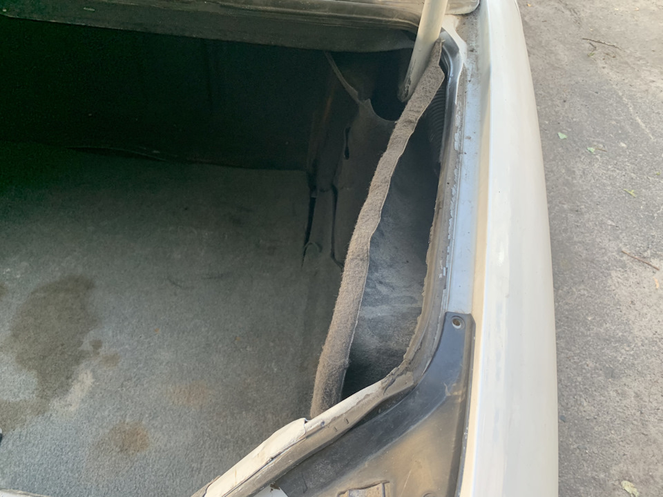 Обшивка багажника з w210 до w124 3