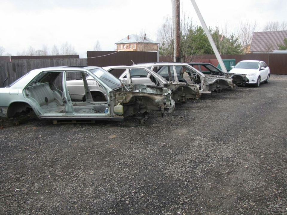 Шукаю живий кузов w124 1