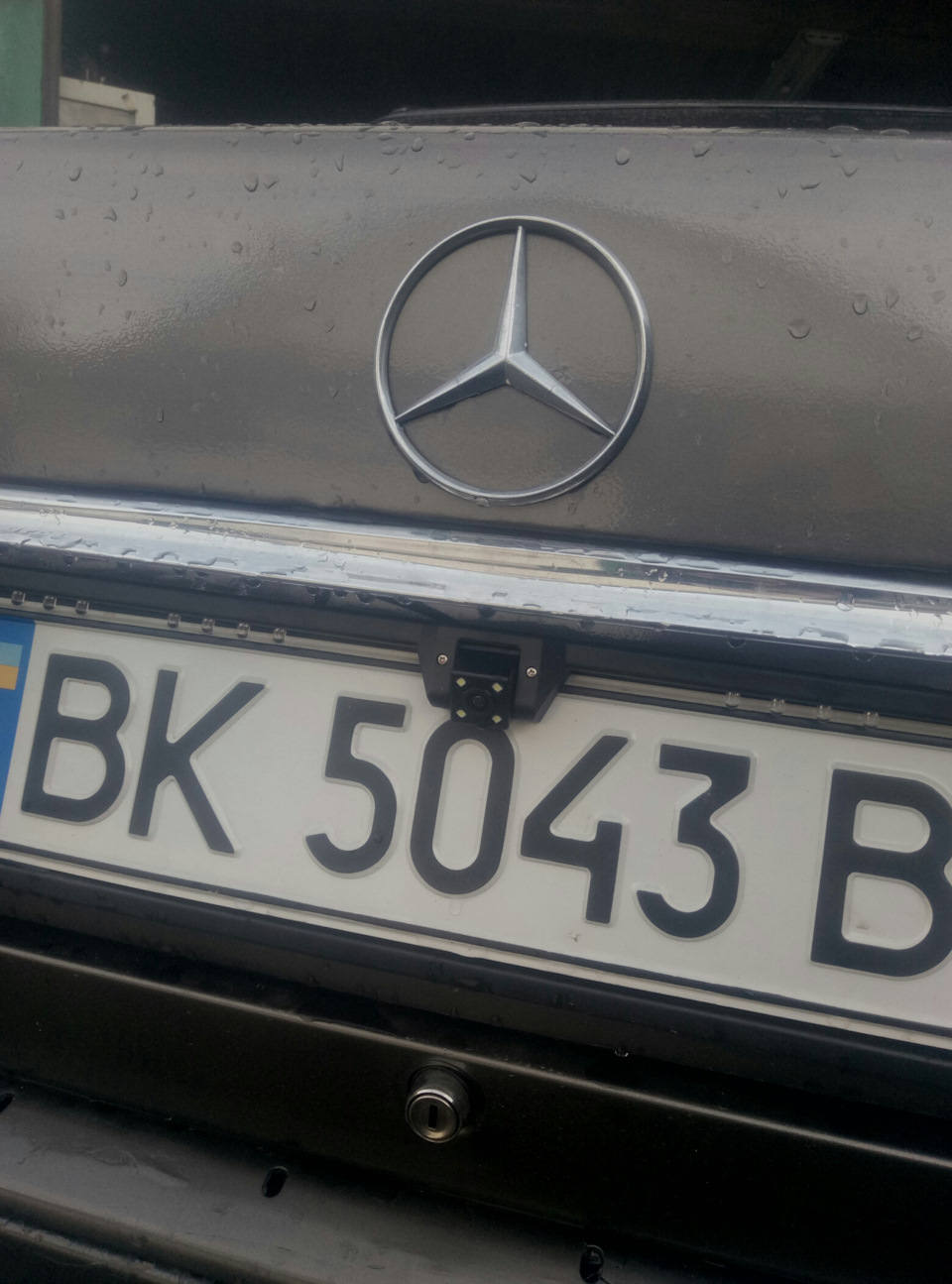 камера заднього виду 4