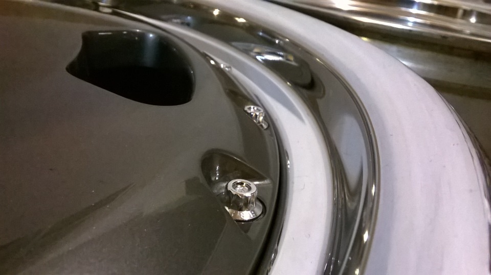 Відновлення AMG MONOBLOCK II 18 2 TLG. W 140 4