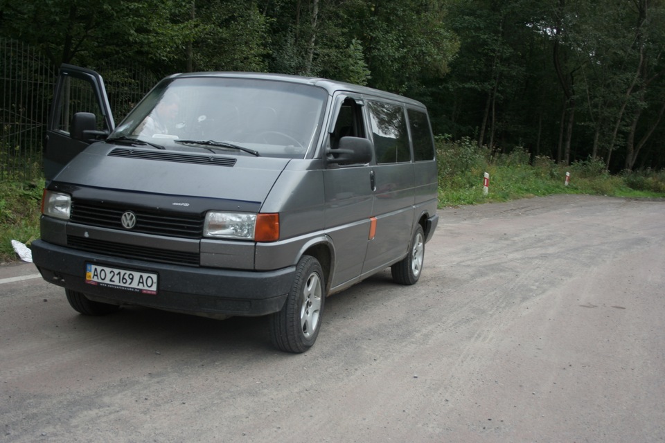 Volkswagen Caravelle 1