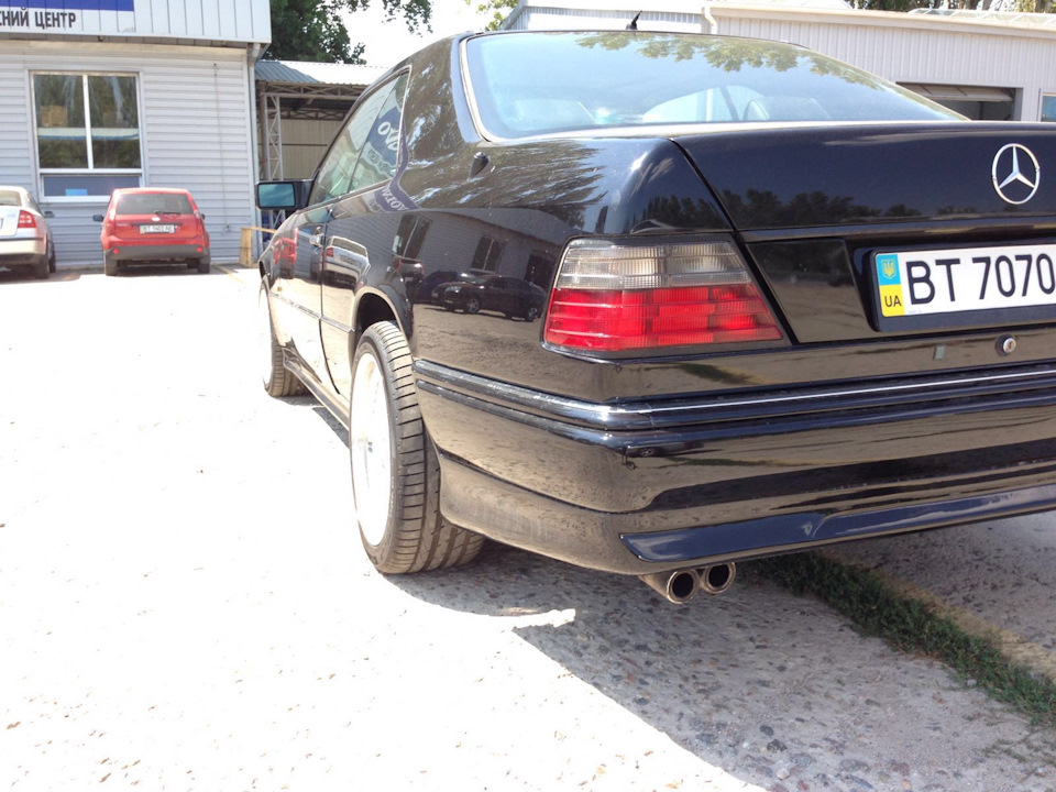 Встановив клієнту обвіс AMG на W124 coupe 4