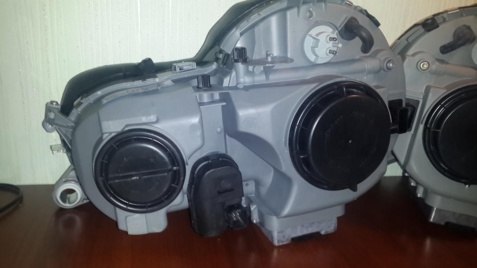 Нові фари Hella з ксеноном для W210 E430 Restyle 5