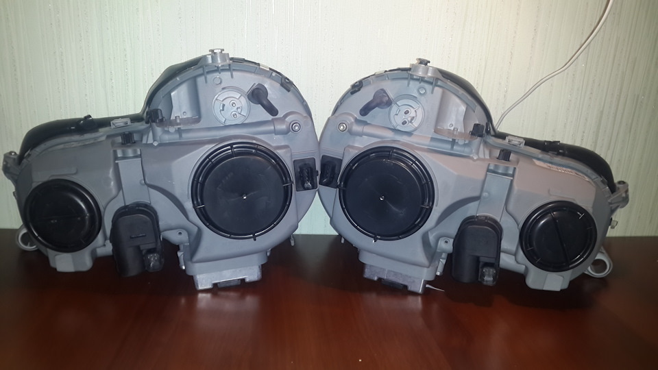 Нові фари Hella з ксеноном для W210 E430 Restyle 4