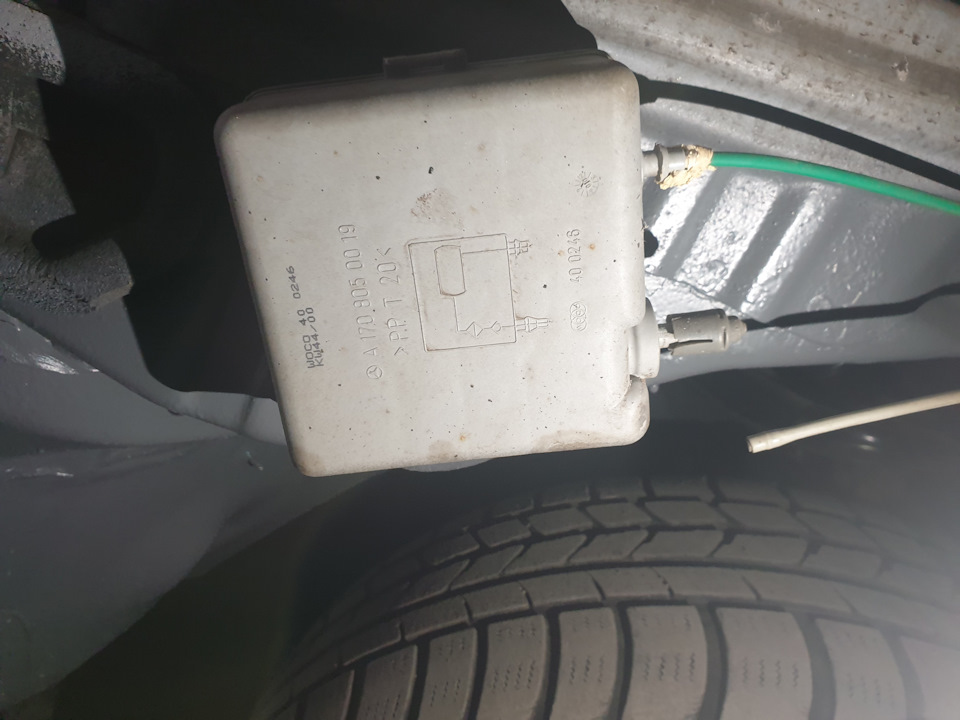 W210 E430 Заміна вакумного з'єднувача 1