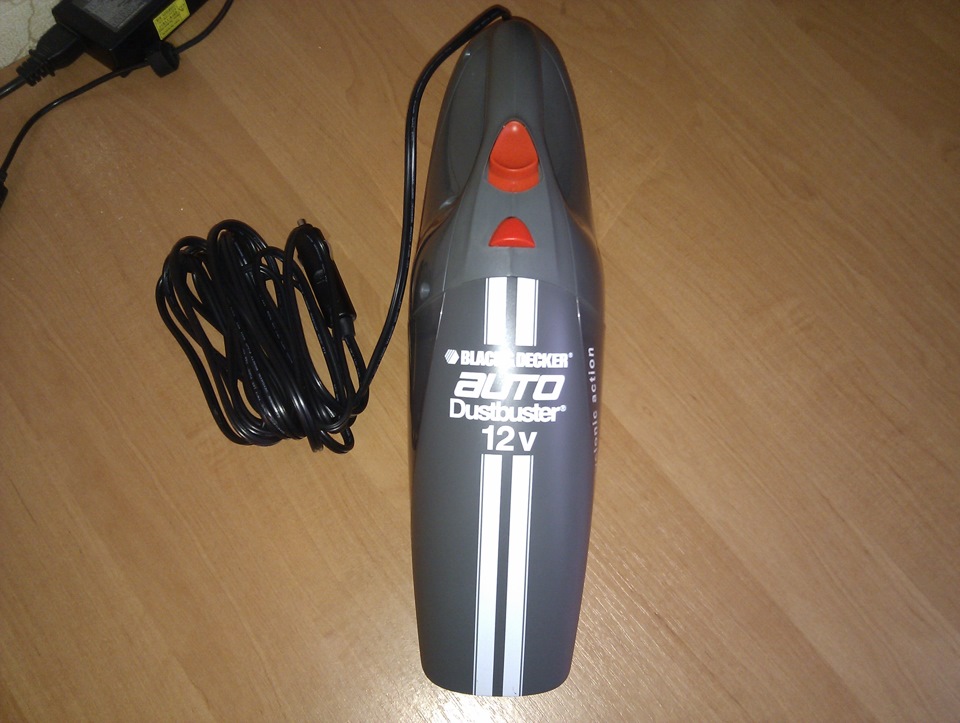 Автомобільний пилосос Black & Decker 12V 2