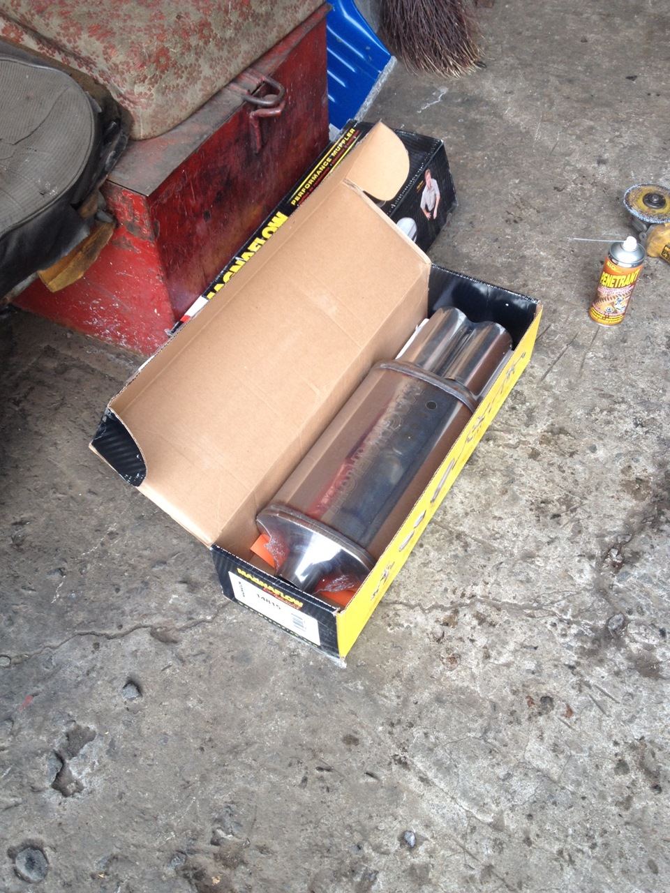 Встановлення вихлопу Magnaflow на W211 5