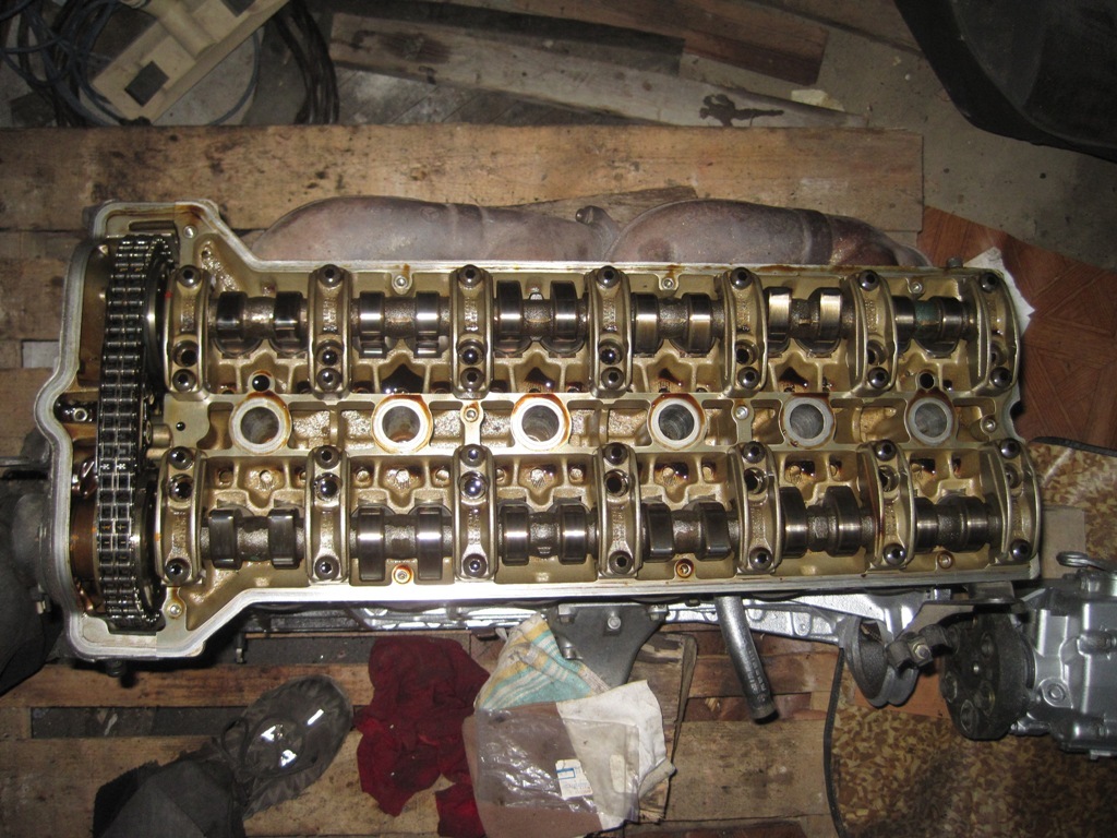 M104. Клапанна кришка. 2