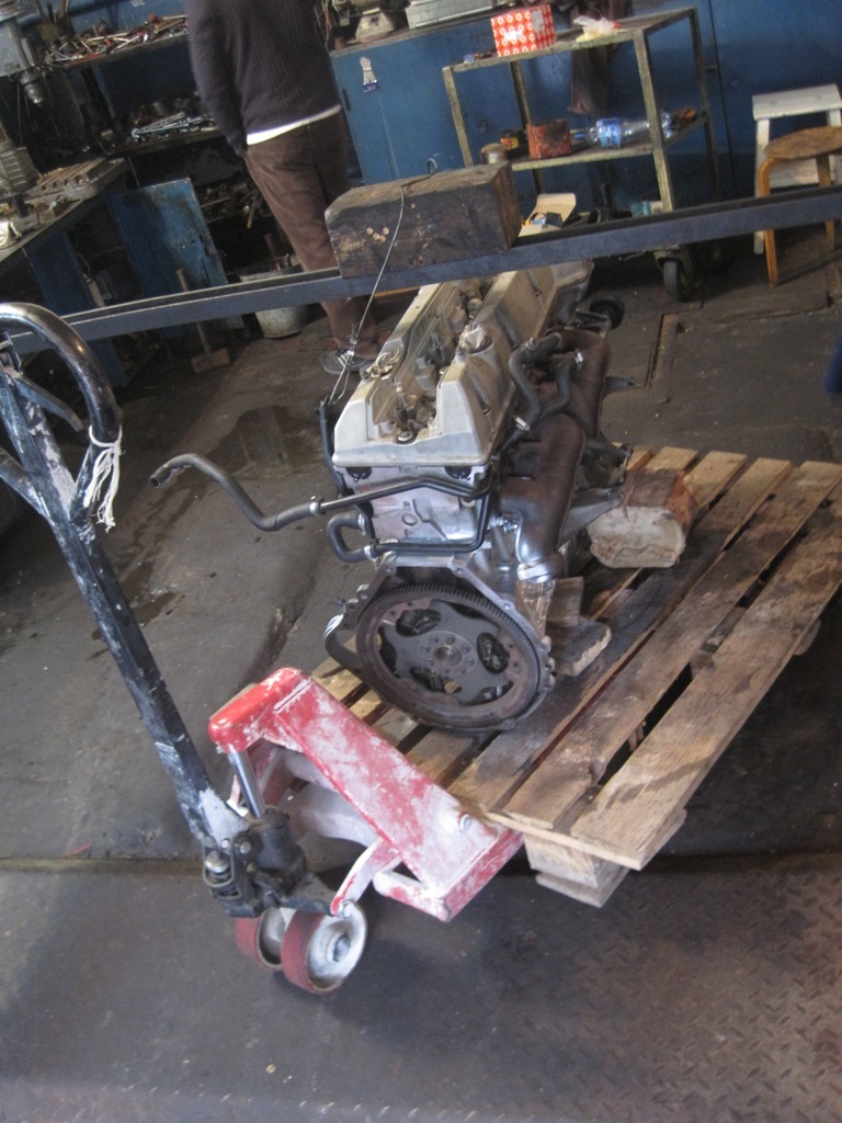 М104. Встановлення двигуна. 1