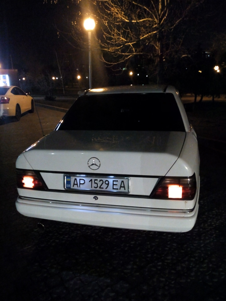 W124 whiteD 4