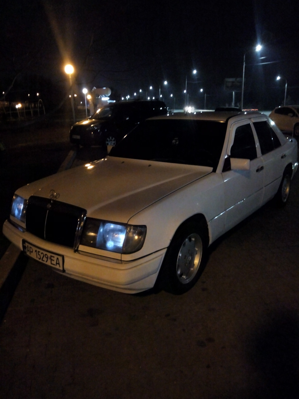 W124 whiteD 3