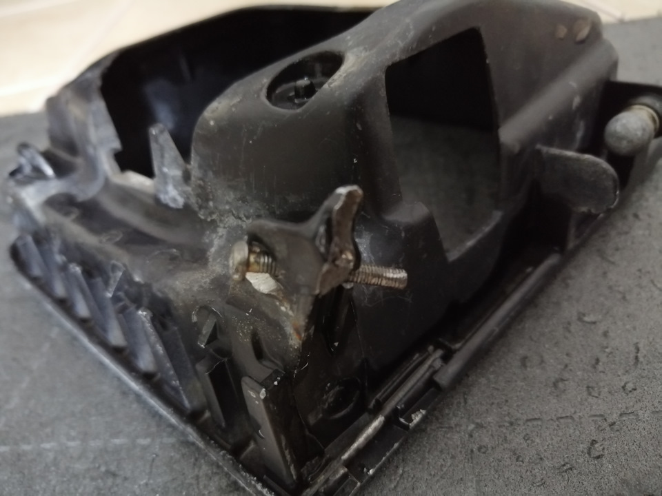 Праве дзеркало цього пана. 3