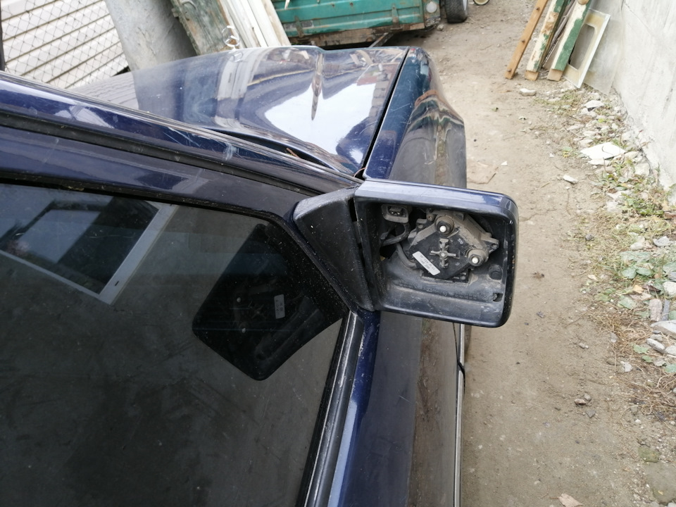 Праве дзеркало цього пана. 1