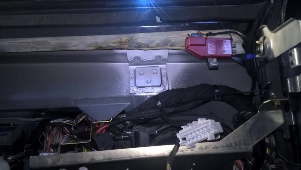 Усунення болячок: петля капота і хутром двірників 3